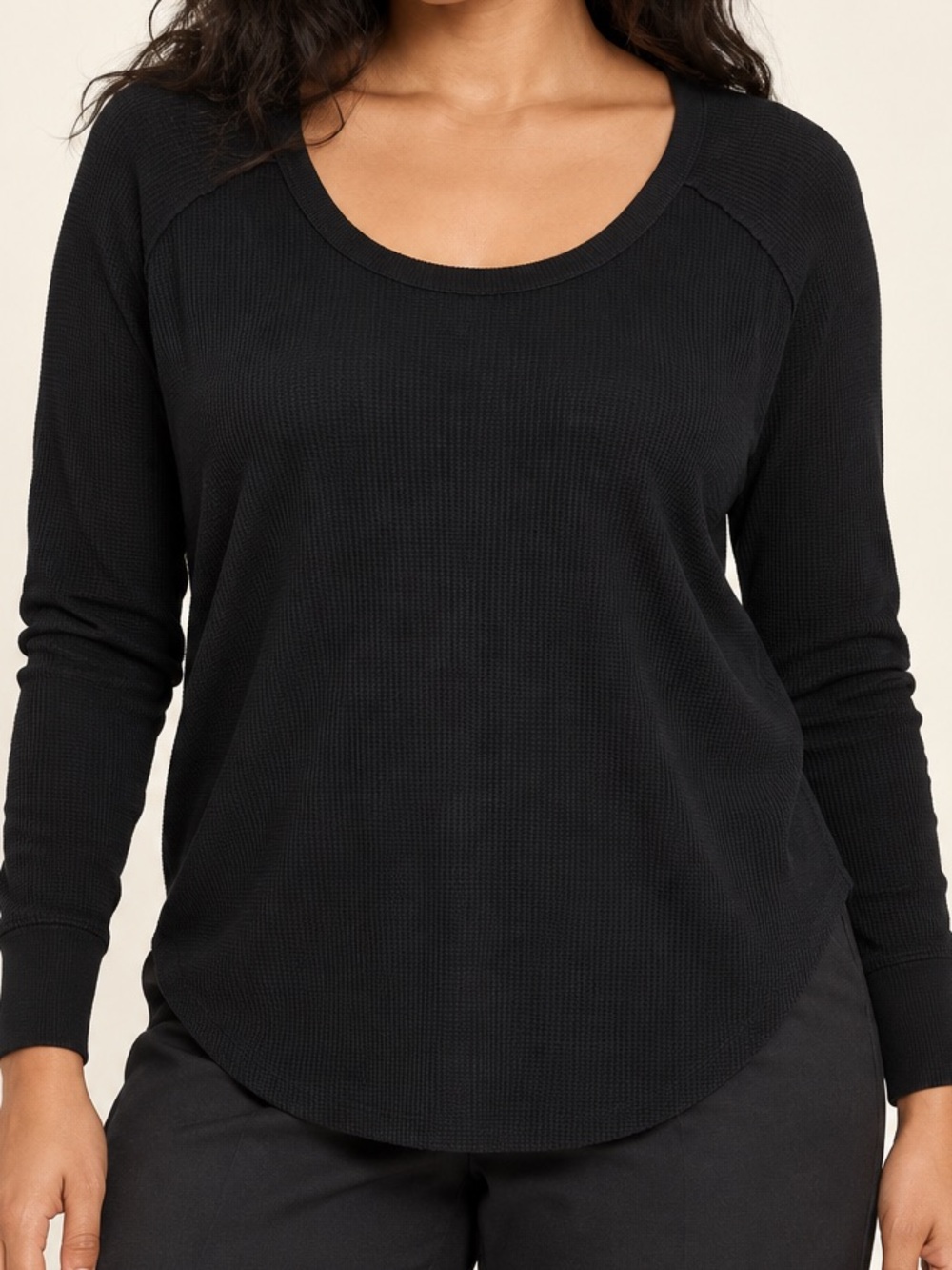 TNA by Aritzia Black Waffle Knit Long Sleeve Thermal Top Shirt Cozy Scoop Neck M